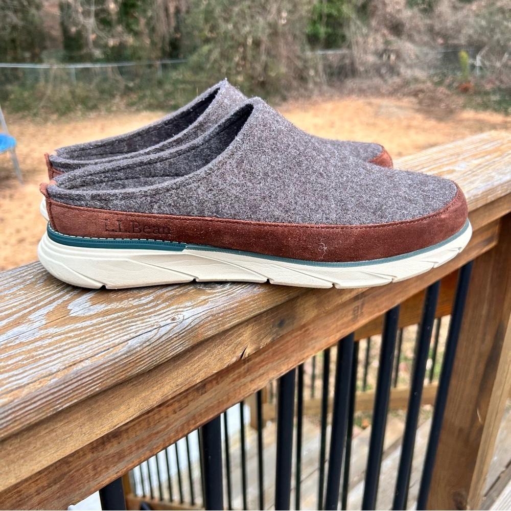 L.L.Bean Downeast Clogs in a gray wool blend and brown suede Men’s 11